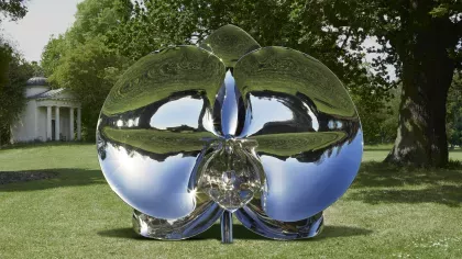 Marc Quinn House of Bellona Reflection