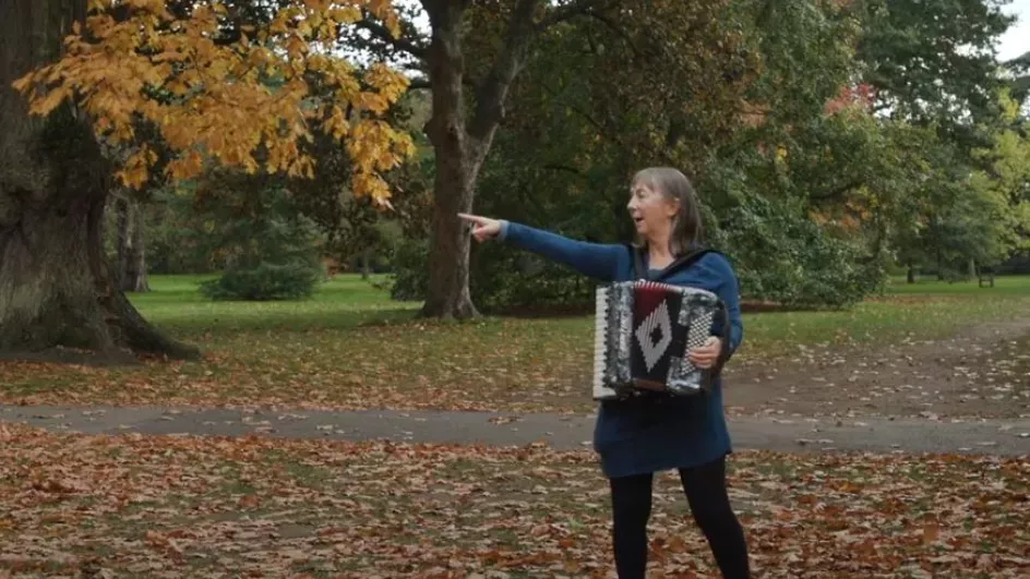 Trish the musician singing an autumn song